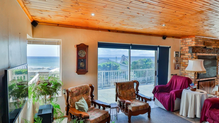 4 Bedroom Property for Sale in De Kelders Western Cape